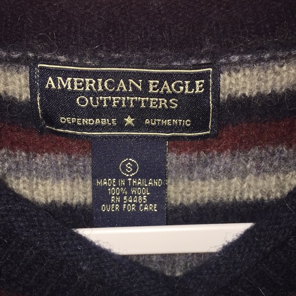 American Eagle Sweater - Picture 3 of 3